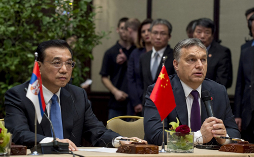 A KKE-Kína-csúcson aláírták a Belgrád és Budapest közötti vasútvonal kiépítéséről szóló megállapodást